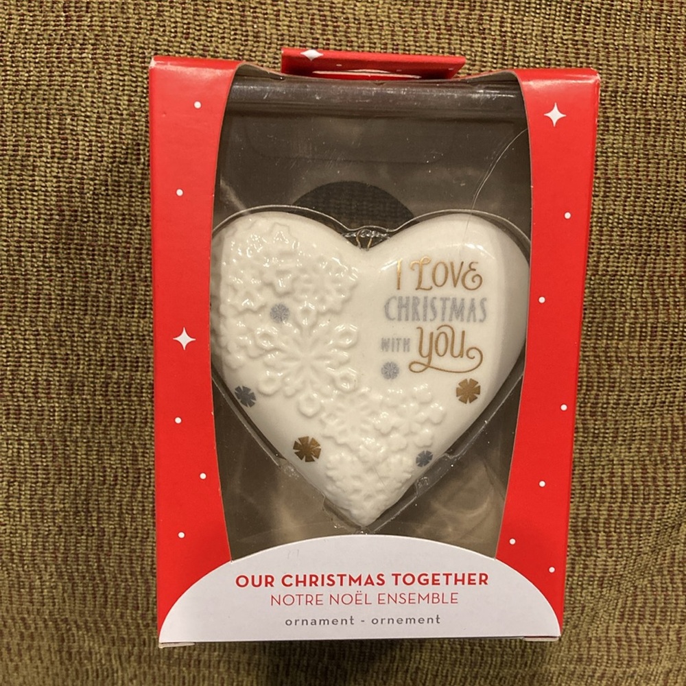 NWT - 🎄 “I Love Christmas With You” 🎄 White Heart Shaped Xmas Ornament